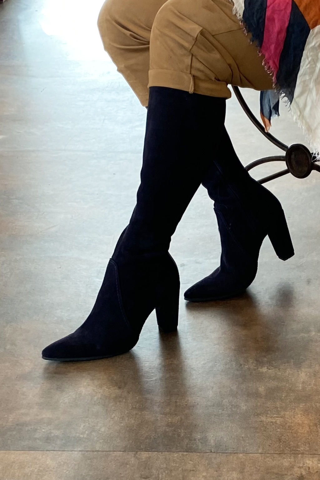 Matt black women's feminine knee-high boots. Tapered toe. Very high block heels. Made to measure. Worn view - Florence KOOIJMAN